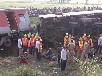 dibrugarh-rajdhani-express-derails-in-chhapra
