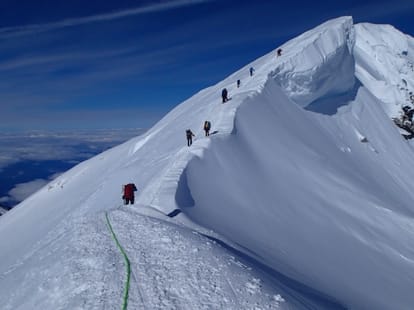 tashi-nungshi reached mount vinson, create history.