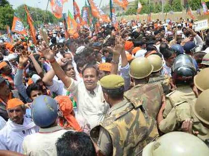 BJP tries to take BSP votebank