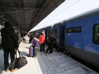 due to track maintenence chapra-mathura express cancelled on 21