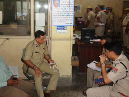 bank dacoity in aligarh