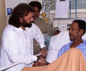 hans raj hans going to look sufi singer barkat sidhu