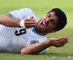 fifa hindi news: Luis Suarez warm welcomes in uruguay