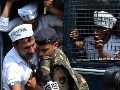 M house are being tackled Detained aam aadmi party Activist