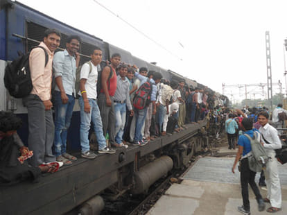 students rampage on mughalsarai and varanasi station
