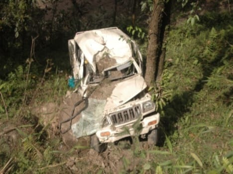 2 Killed as pick up car Plunges into Gorge in rampur