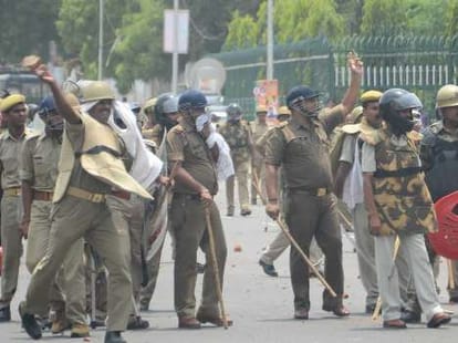 bjp made ruckus in vidhanmandal