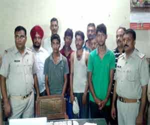 5 Badmash loots arrested in Chennai Express