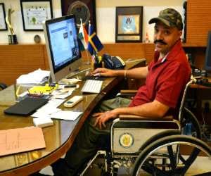 Know About a Paralysed Person fighting against traffic Voilation