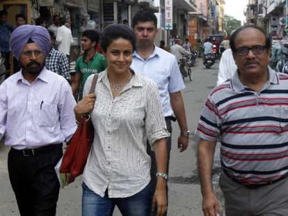 AAP Supporter Gul Panag come back to Chandigarh