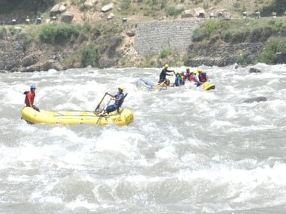 river rafting in ganga