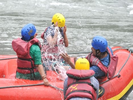 river rafting in ganga