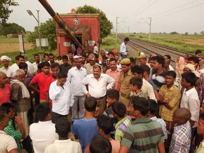 shramjeevi express accident