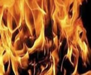 woman sets self ablaze at una