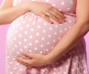 Woman give birth in bus.