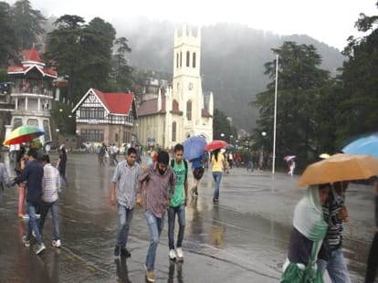 heavy rainfall in himachal, one died.