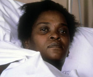 britain police shot a women during raid