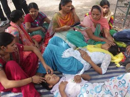 condition of computer lab assistent protesters on fast unto death