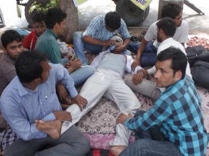 condition of computer lab assistent protesters on fast unto death