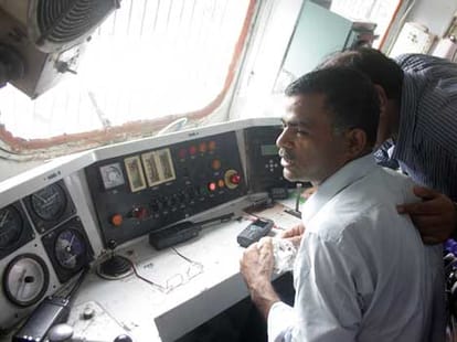 Rail Survey 2014 Sadananda Gowda to present budget