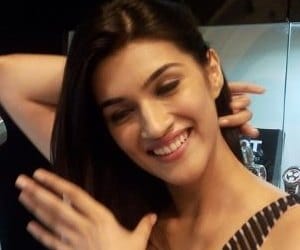 Heropanti Movie Actress Kirti Menon in Chandigarh