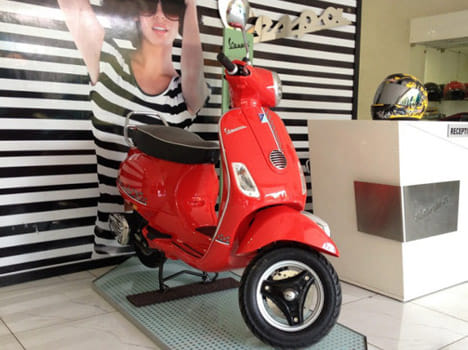 Piaggio Vespa Esclusivo- a limited edition at Rs. 81,100