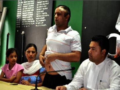 sensational charges imposed on DSP by constable wife 