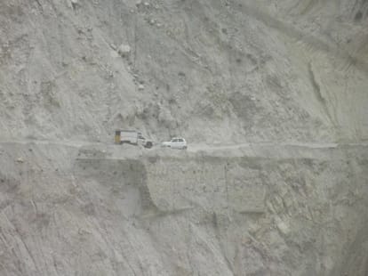 Breaking:  bus falls into Bspa river, killing 22 people