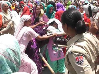 Fighting in Police and Anganwadi Workers in Punjab