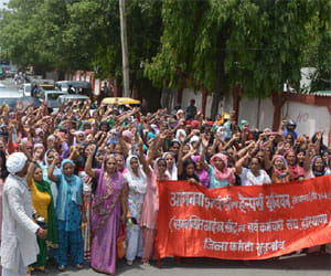 Anganwadi Workers protest against hooda government