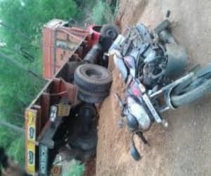 accident on yamuna expressway
