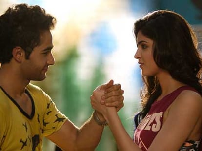 box office collection bobby jasoos and lekar hum deewana dil