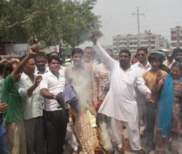 Public protest over water logging, Highway blocked