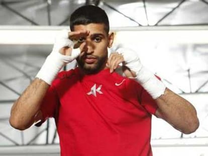 Boxer Amir Khan arrested after 'attacking two teenagers