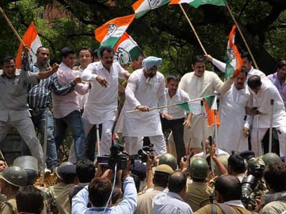 Congress shows peace march in Kanth
