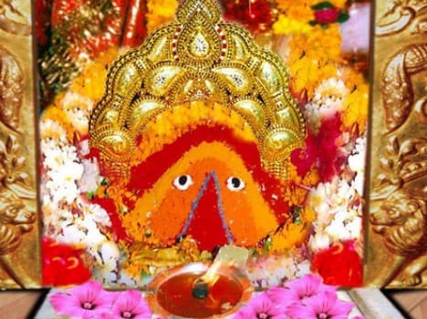 Cintpuarni temple cut into the pockets of the pilgrim