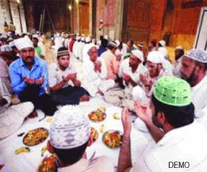 48 hindu prisoners observe roza in barabanki jail