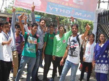 roit at sanjauli college, five students suspended
