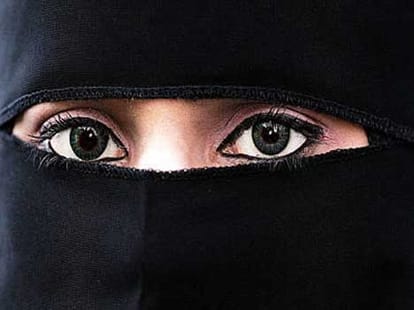 talak to wife for going pakistan