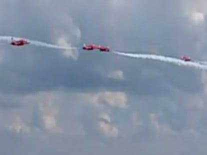 pilots save planes from minute collision