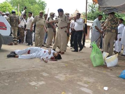 bomb blast in faizabad court