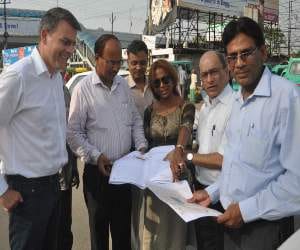 EOB members visit lucknow metro route