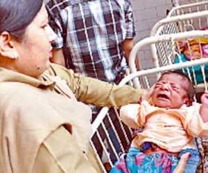 Husband leave wife on baby girl birth.