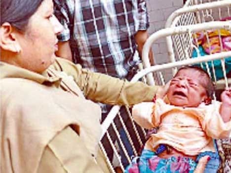 women left newborn in temple