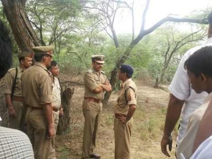 two bodies found hanging from tree in lucknow