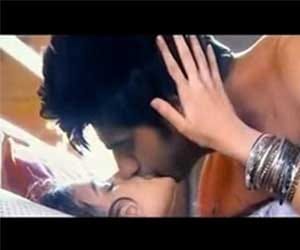  3 bold pics of humpty sharma ki dulhania