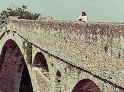 woman who marries to a bridge