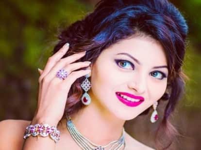 shahrukh khan likes performance of urvashi.