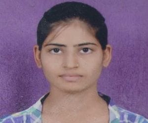 girl committs suicide