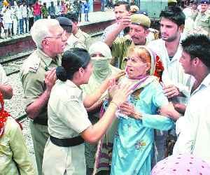after farmer death SHO beaten by public mob